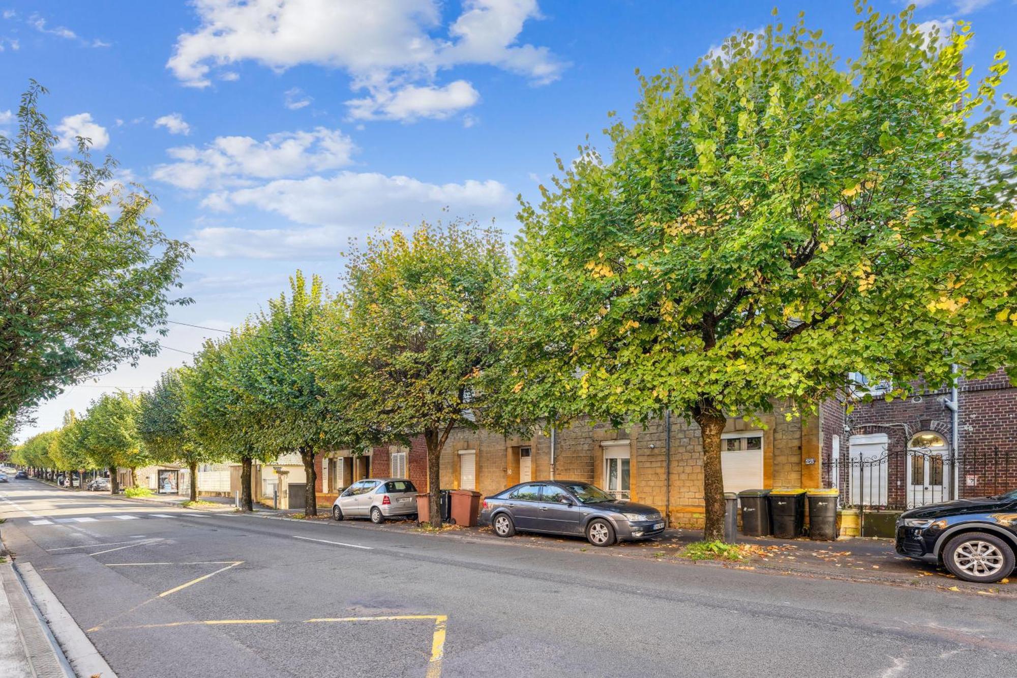 Budget Appart Avec Parking Au Centre-Ville Charleville-Mézières Exteriör bild